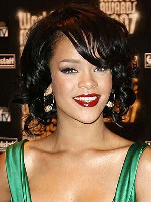 rihanna-sexy-cat-eye-please.jpg